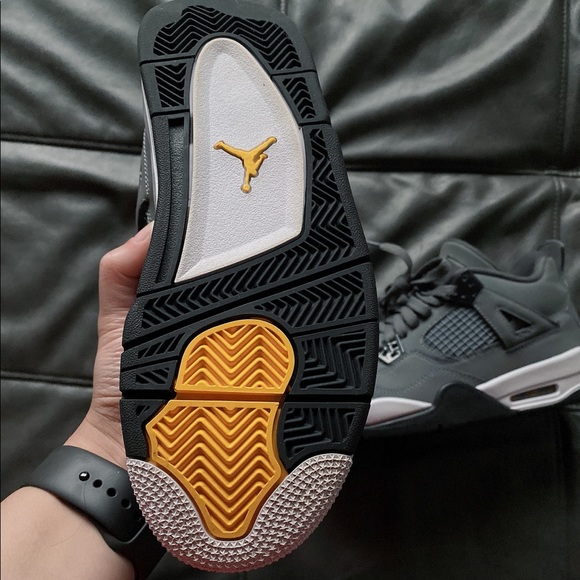 Cool grey Jordan 4 - Picture 3 of 6